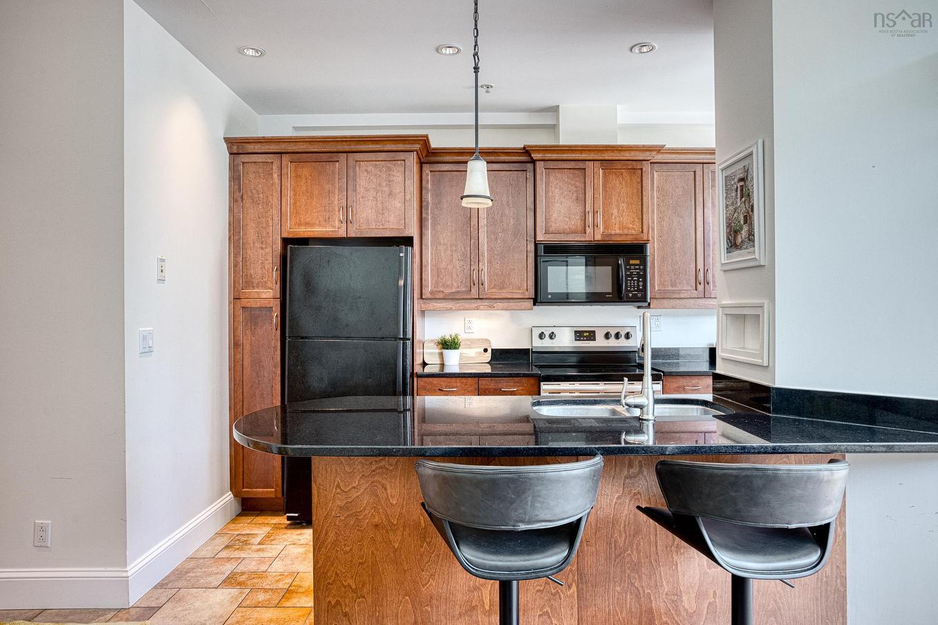 701 1550 Dresden Row, Halifax, NS - Indoor Photo Showing Kitchen