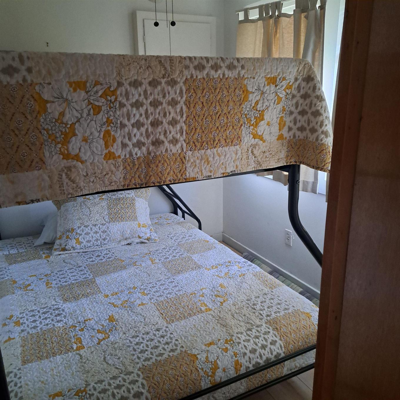 4540 Highway 2, Upper Economy, NS - Indoor Photo Showing Bedroom