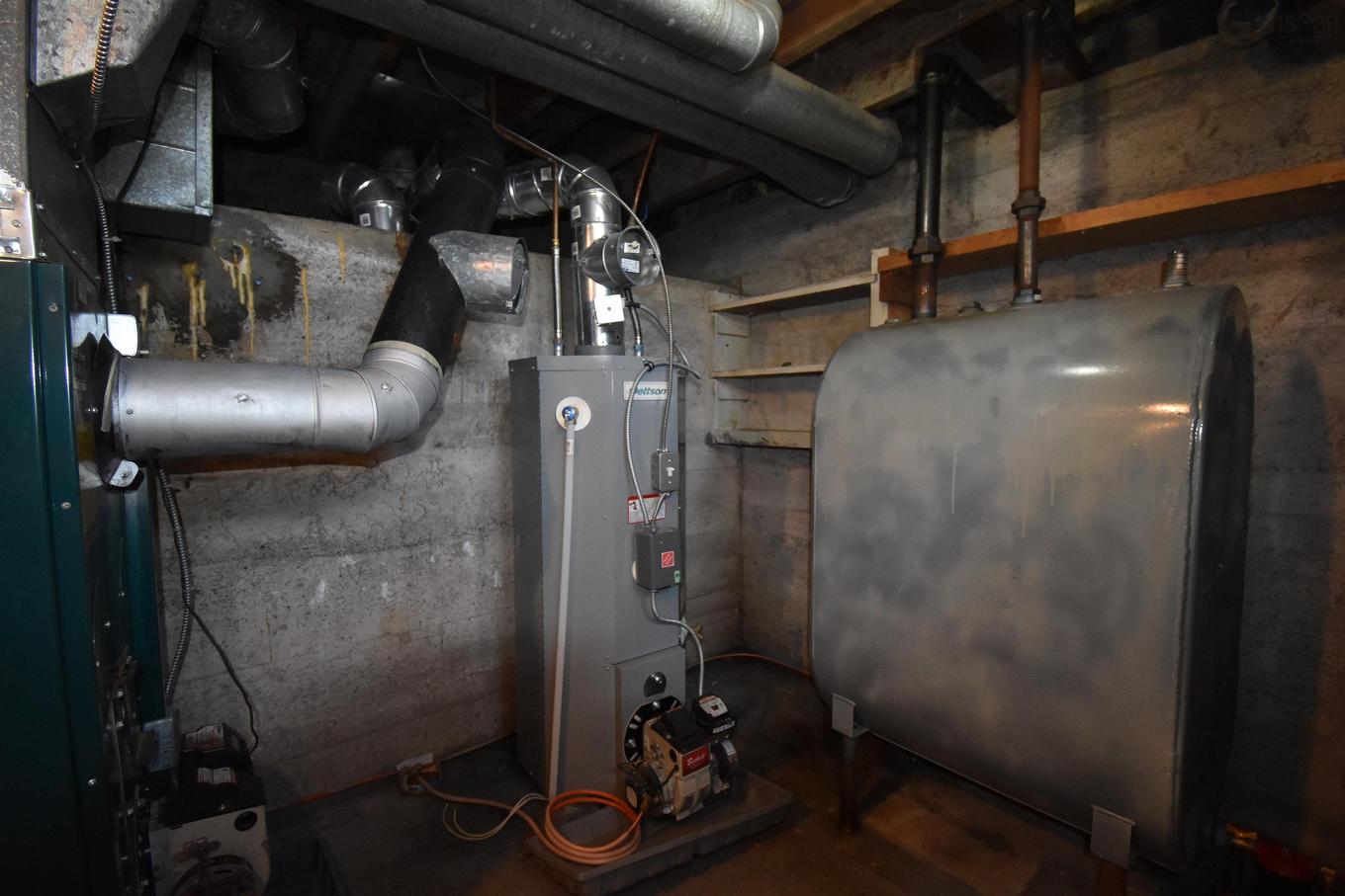 4540 Highway 2, Upper Economy, NS - Indoor Photo Showing Basement