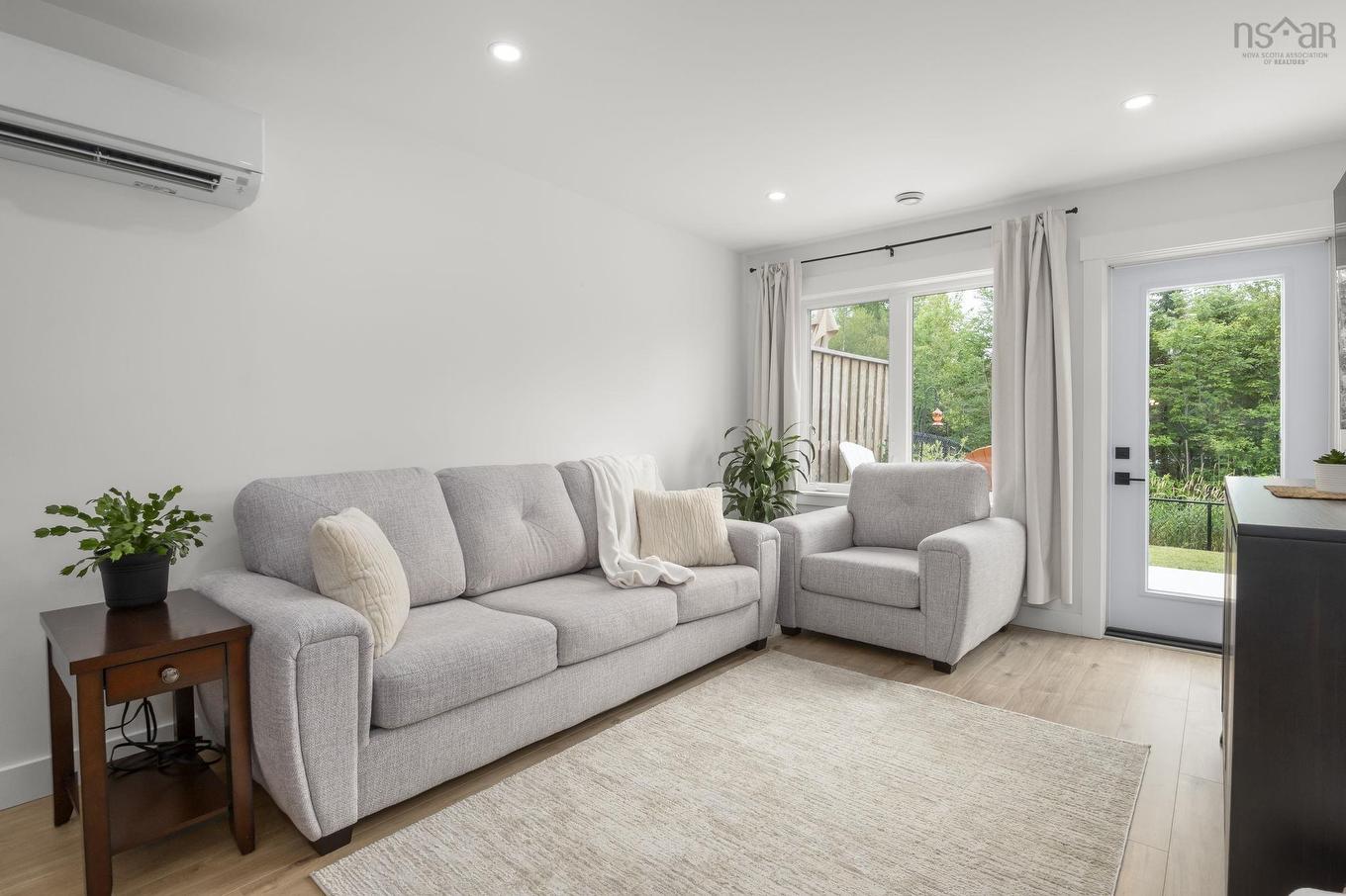 18 Jessome Avenue, Lantz, NS - Indoor Photo Showing Living Room