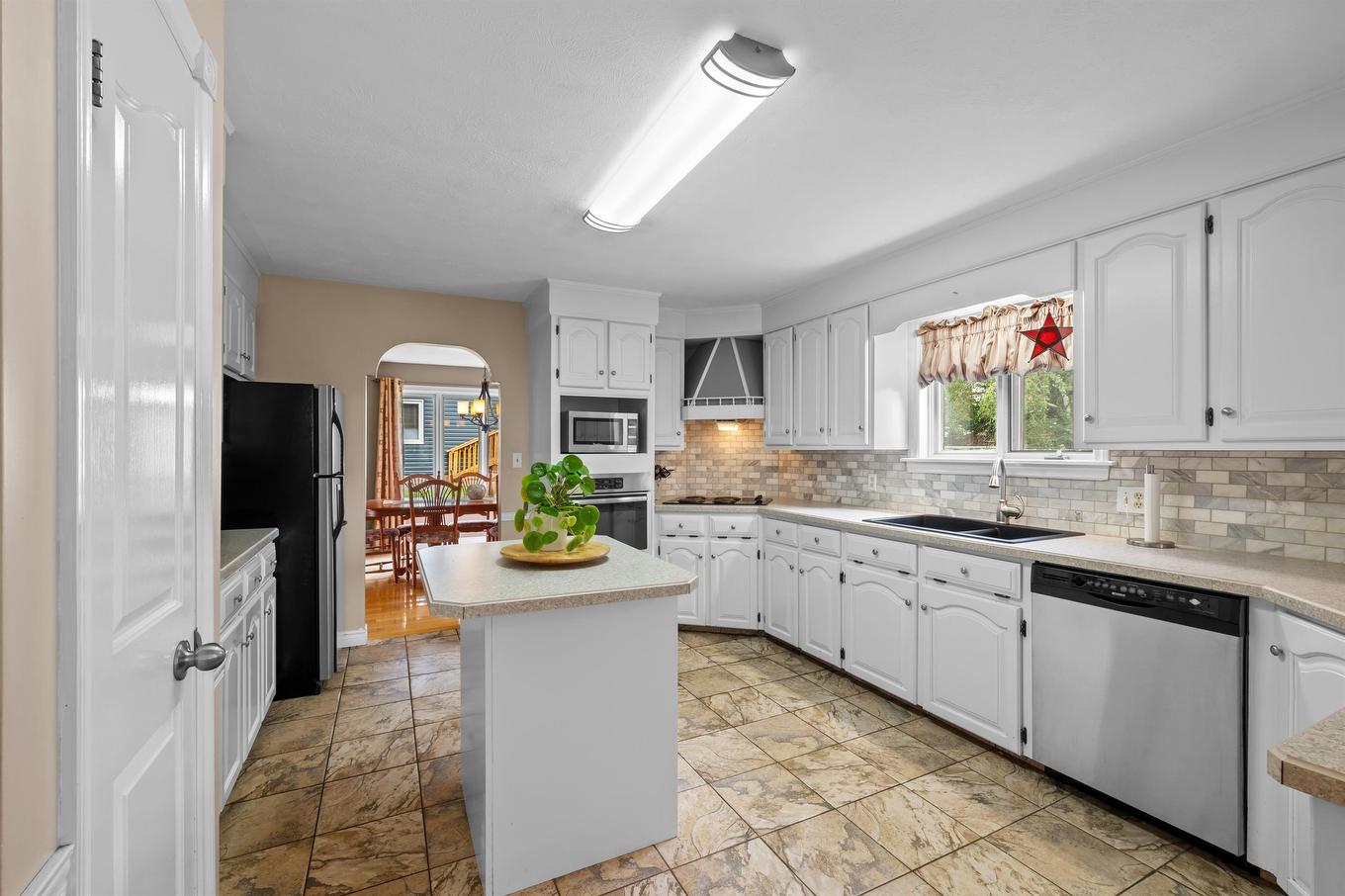 9 Ash Drive, Charlottetown, PE - Indoor Photo Showing Kitchen With Upgraded Kitchen