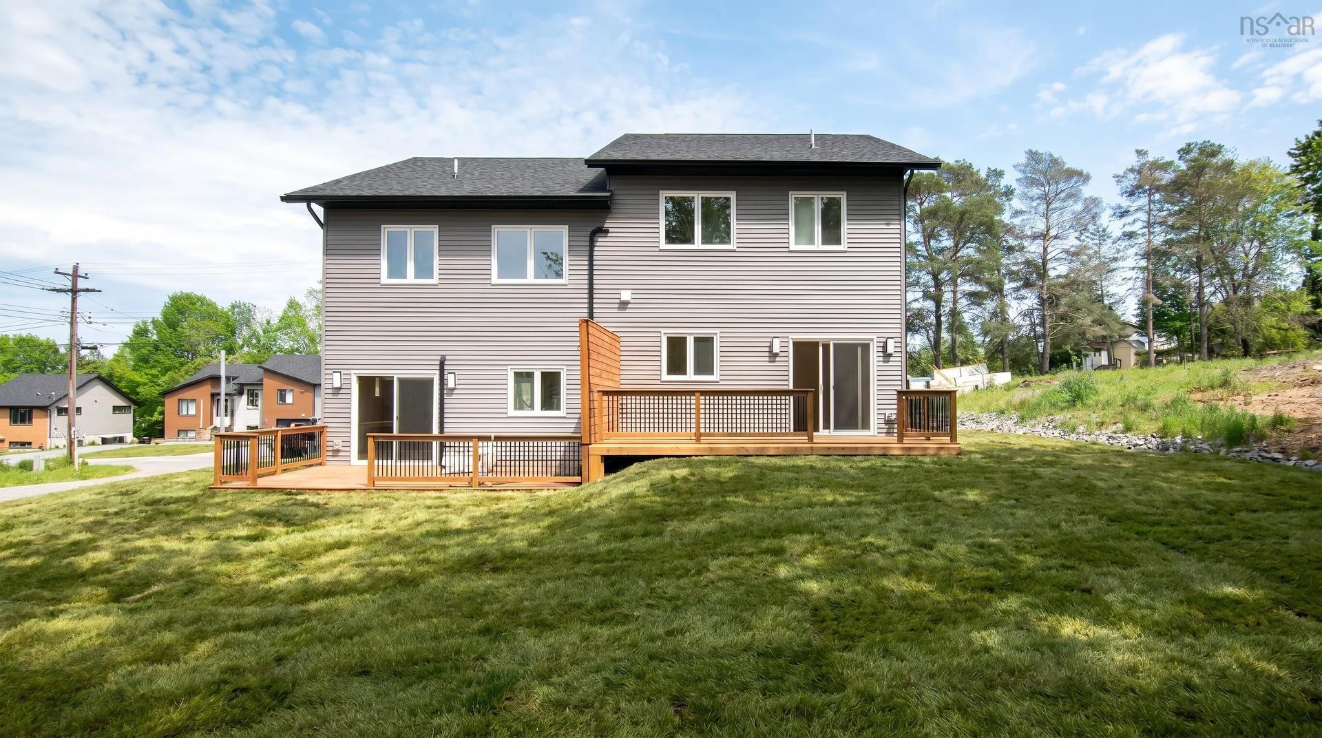 54 Heckman Avenue, Bridgewater, NS - Outdoor