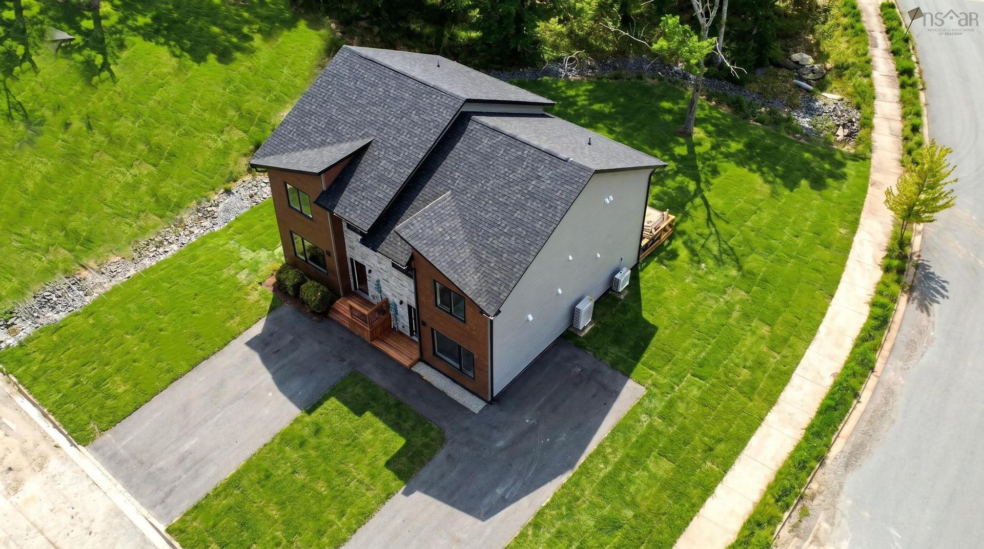 54 Heckman Avenue, Bridgewater, NS - Outdoor