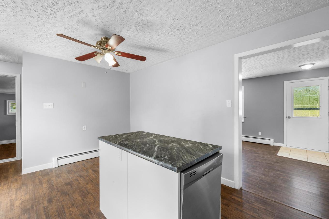 615 Brackley Point Road, Brackley, PE - Indoor Photo Showing Kitchen