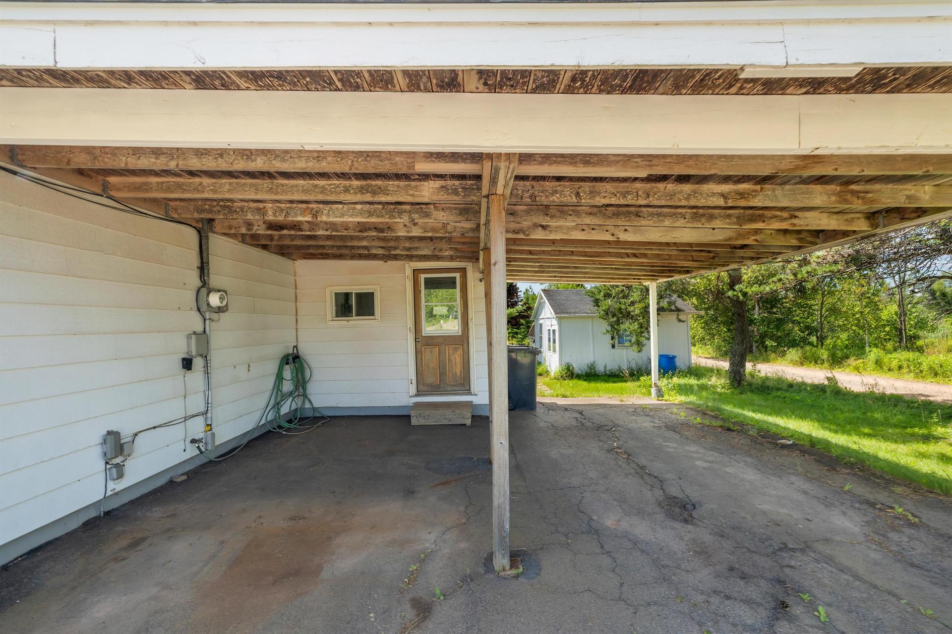 615 Brackley Point Road, Brackley, PE - Indoor Photo Showing Garage