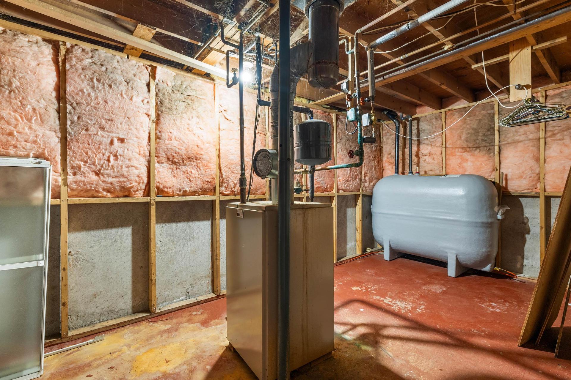 615 Brackley Point Road, Brackley, PE - Indoor Photo Showing Basement