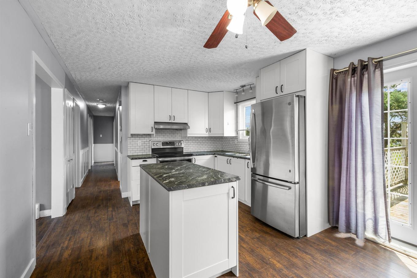 615 Brackley Point Road, Brackley, PE - Indoor Photo Showing Kitchen With Upgraded Kitchen