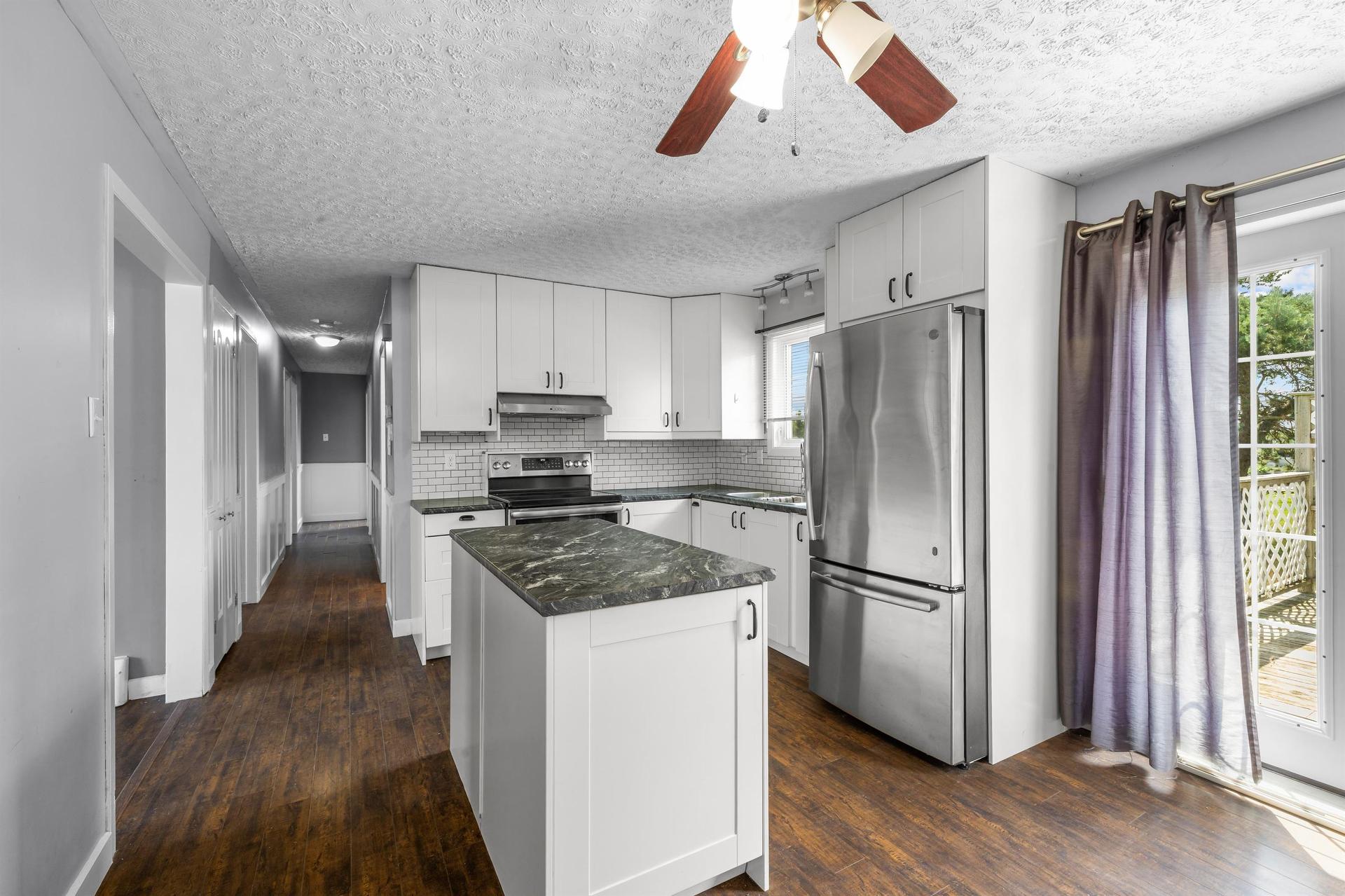 615 Brackley Point Road, Brackley, PE - Indoor Photo Showing Kitchen With Upgraded Kitchen