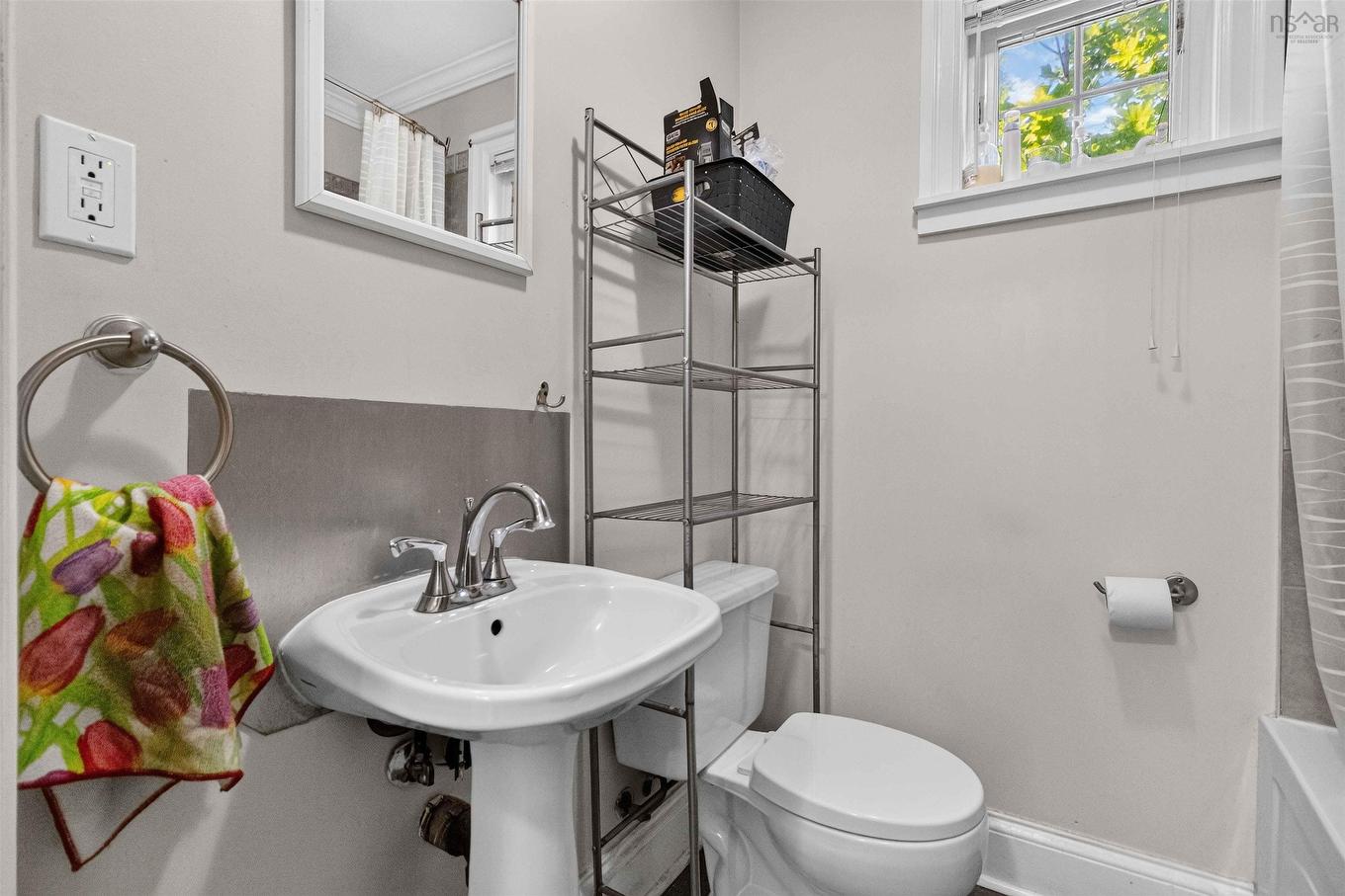 107 Herring Cove Road, Halifax, NS - Indoor Photo Showing Bathroom