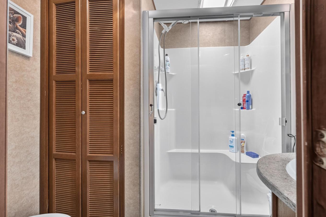 33 Acorn Lane, Lake La Rose, NS - Indoor Photo Showing Bathroom