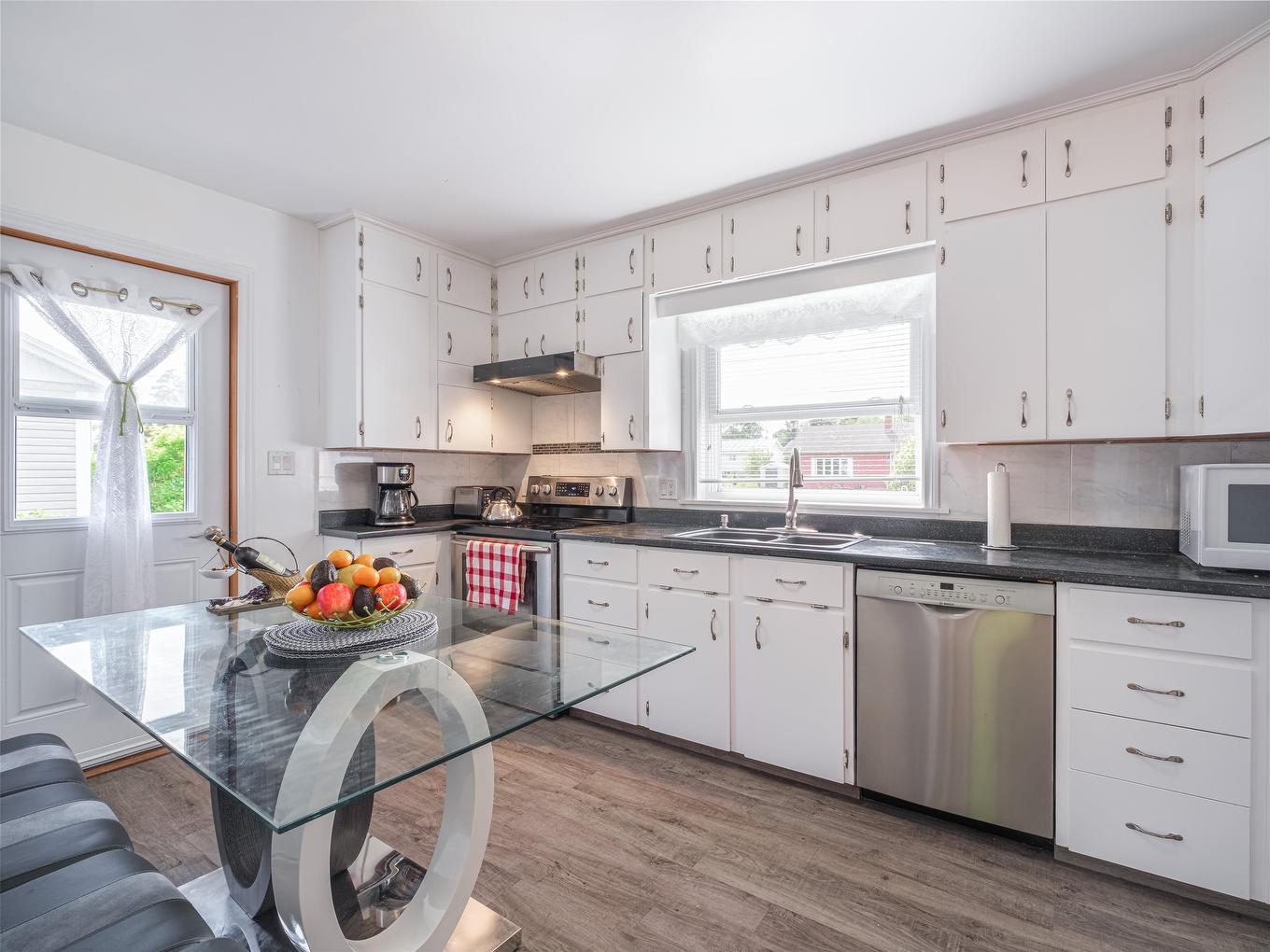 14 Donwood Drive, Charlottetown, PE - Indoor Photo Showing Kitchen