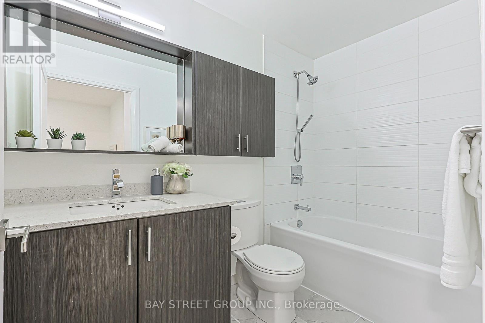 603 - 3600 Highway 7 Road, Vaughan, ON - Indoor Photo Showing Bathroom
