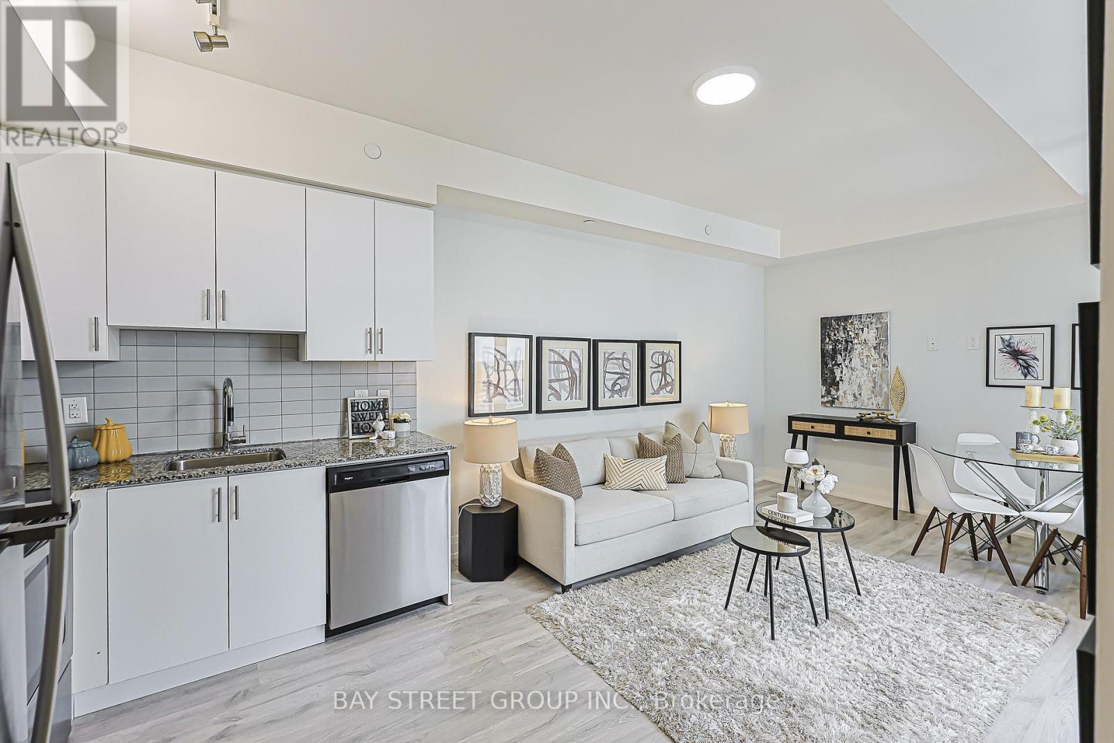 603 - 3600 Highway 7 Road, Vaughan, ON - Indoor