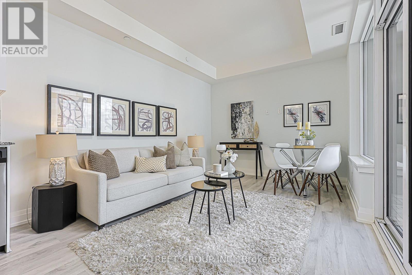 603 - 3600 Highway 7 Road, Vaughan, ON - Indoor Photo Showing Living Room