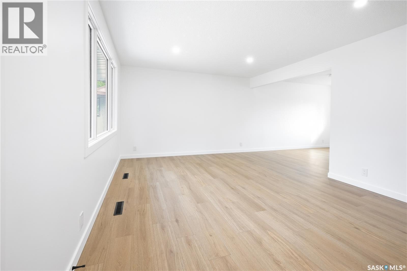 34 Ottawa Place, Regina, SK - Indoor Photo Showing Other Room