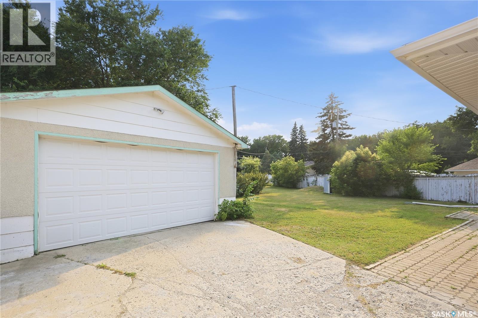 34 Ottawa Place, Regina, SK - Outdoor