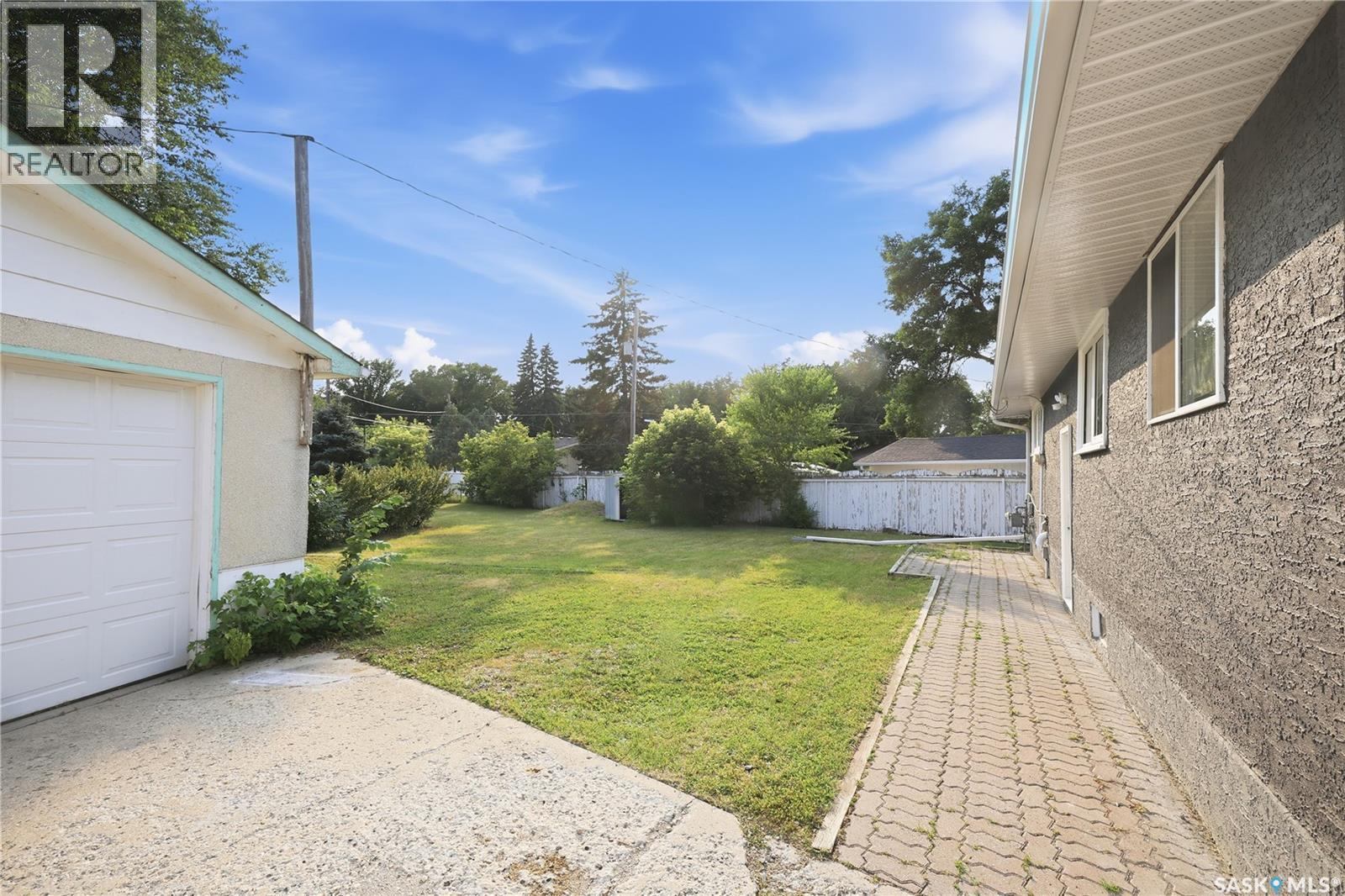34 Ottawa Place, Regina, SK - Outdoor