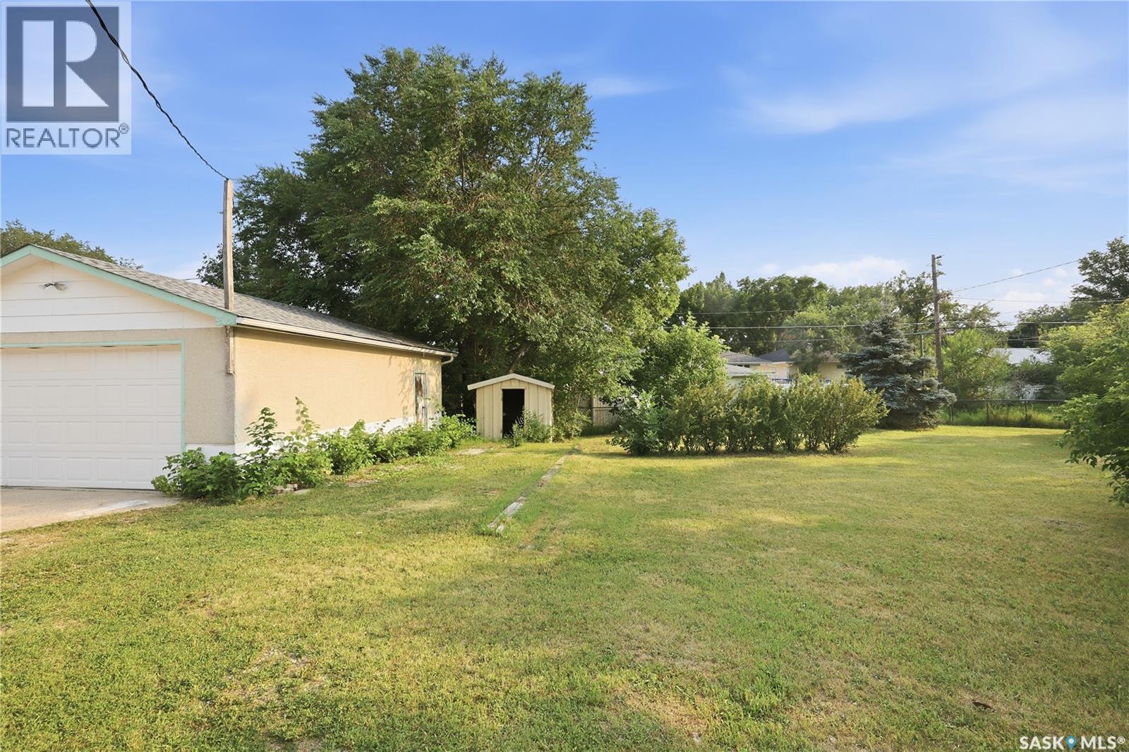 34 Ottawa Place, Regina, SK - Outdoor