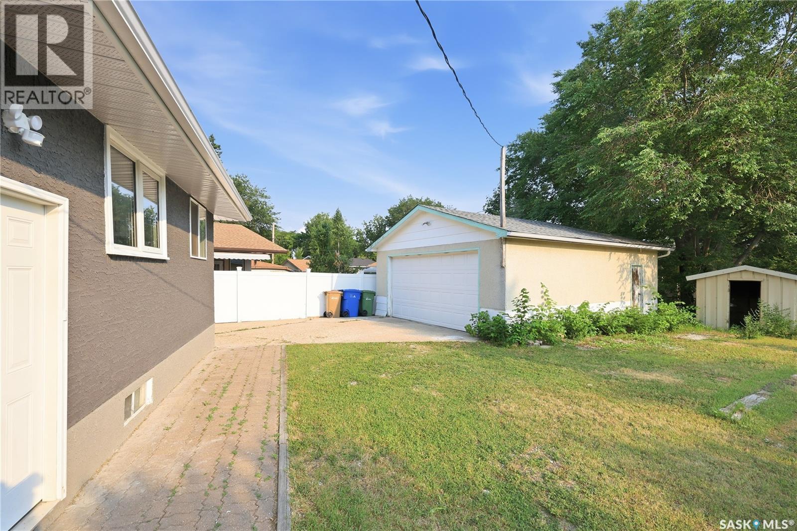 34 Ottawa Place, Regina, SK - Outdoor With Exterior