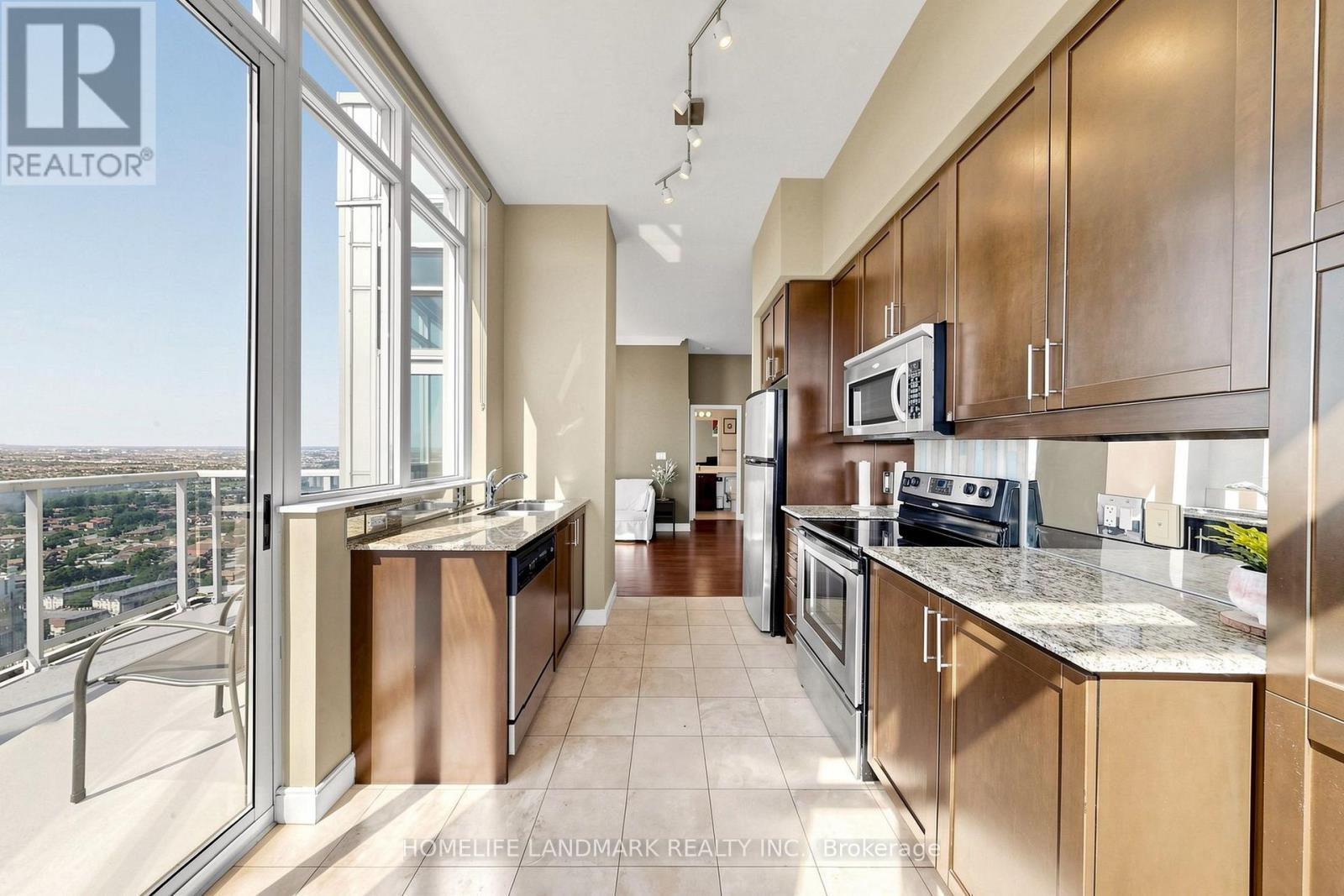 3508 - 80 Absolute Avenue, Mississauga, ON - Indoor Photo Showing Kitchen With Upgraded Kitchen