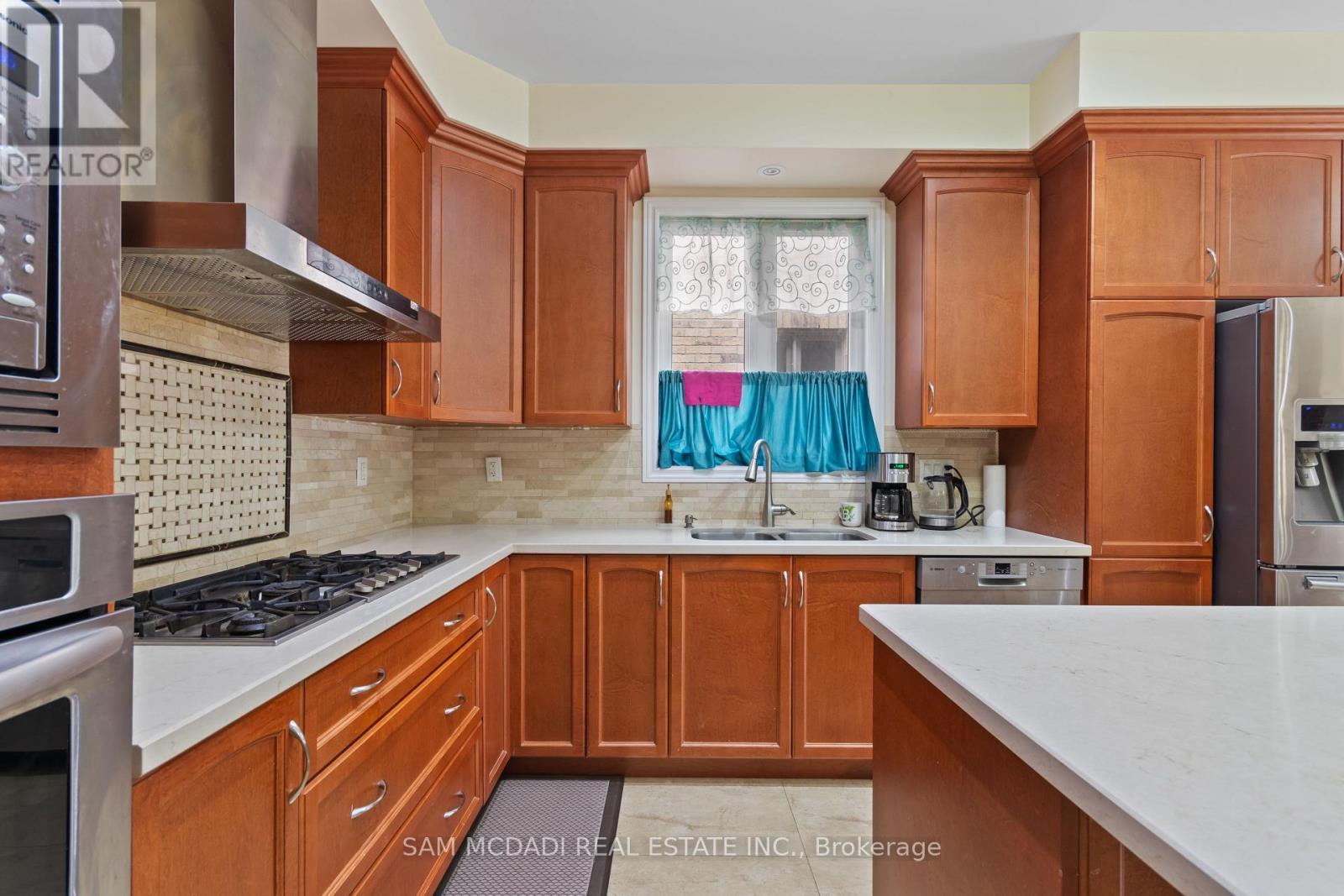 80 Durango Drive, Brampton, ON - Indoor Photo Showing Kitchen With Double Sink