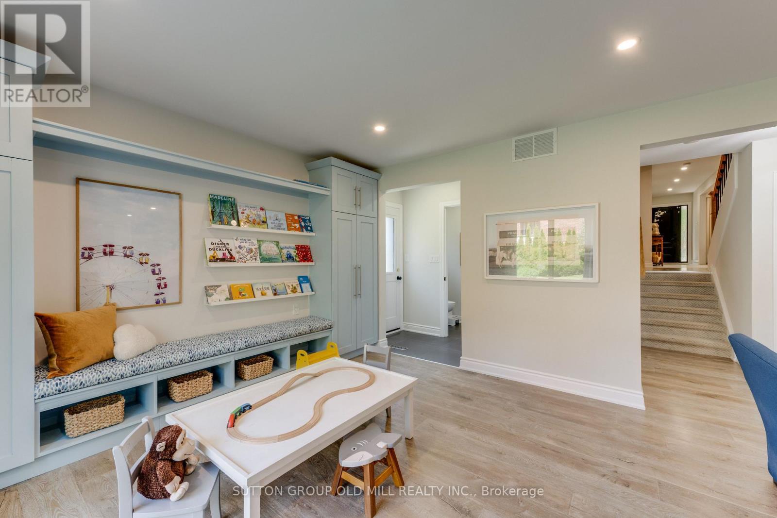 Ground floor play area w. 3-piece washroom - 85 Bonnyview Drive, Toronto, ON - Indoor