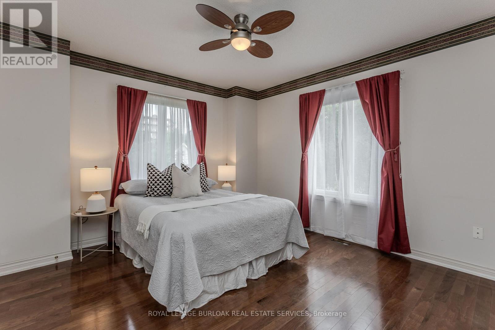 2010 Grovetree Lane, Burlington, ON - Indoor Photo Showing Bedroom