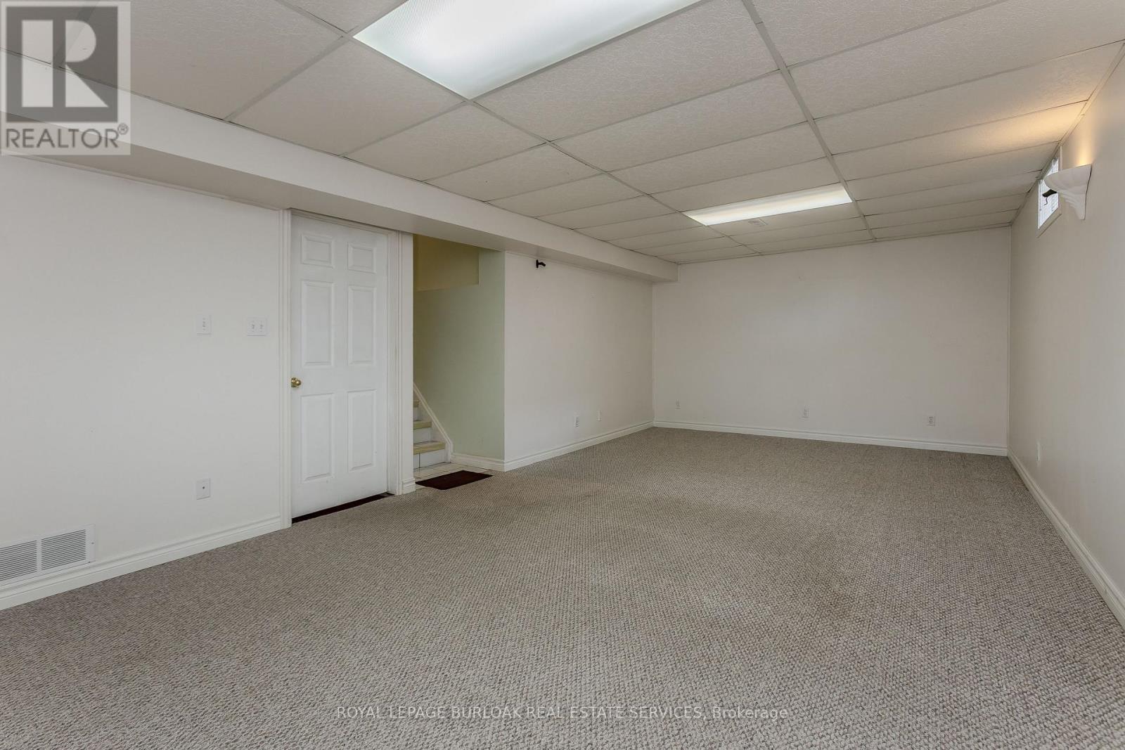 2010 Grovetree Lane, Burlington, ON - Indoor