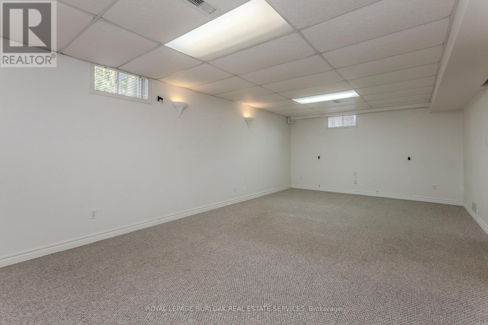 2010 Grovetree Lane, Burlington, ON - Indoor