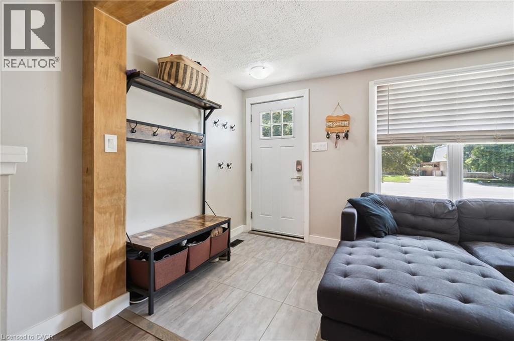589 Elgin Street N, Cambridge, ON - Indoor