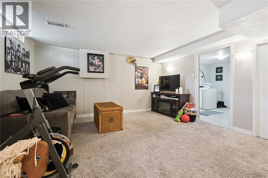 589 Elgin Street N, Cambridge, ON - Indoor