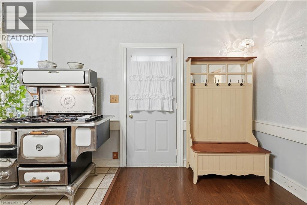 153 Montrose Street N, Cambridge, ON - Indoor Photo Showing Other Room