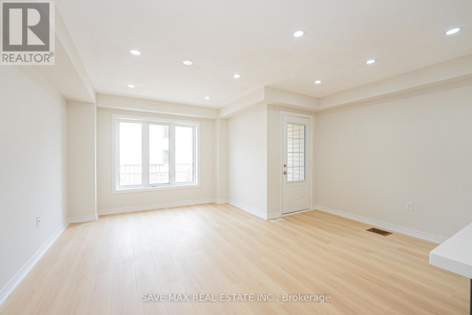 410 Linden Drive, Cambridge, ON - Indoor Photo Showing Other Room