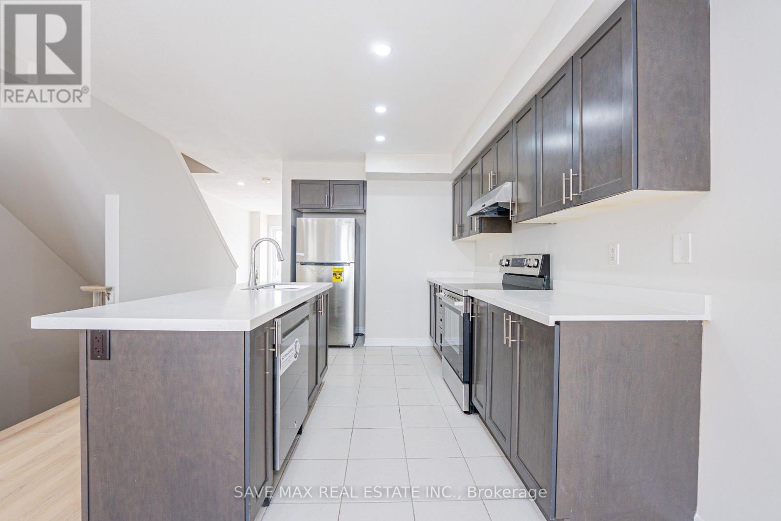 410 Linden Drive, Cambridge, ON - Indoor Photo Showing Kitchen