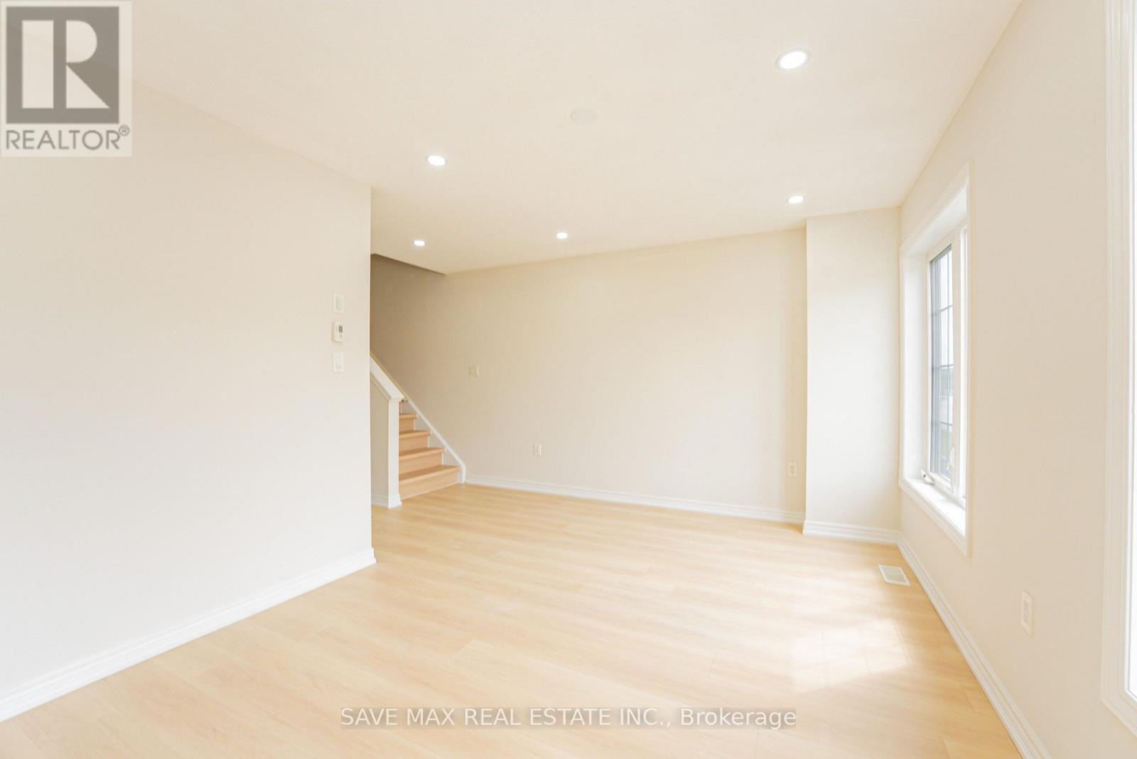 410 Linden Drive, Cambridge, ON - Indoor Photo Showing Other Room