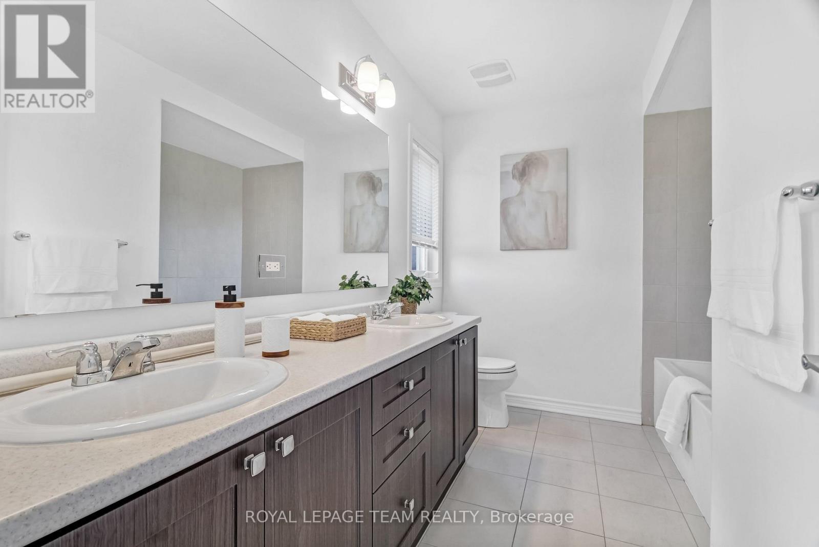 4852 Abbott Street E, Ottawa, ON - Indoor Photo Showing Bathroom