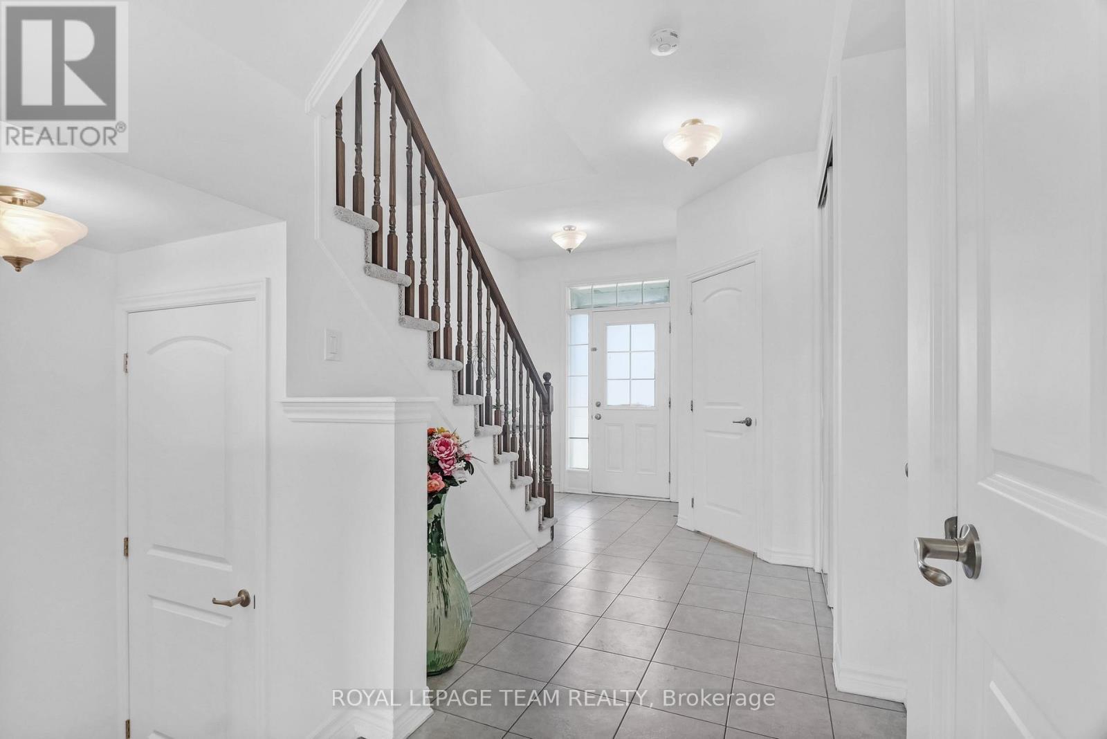 4852 Abbott Street E, Ottawa, ON - Indoor Photo Showing Other Room
