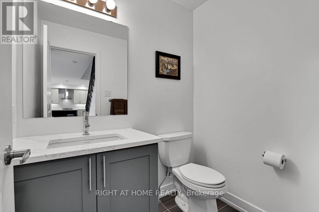 32 Edenbridge Court, Ottawa, ON - Indoor Photo Showing Bathroom