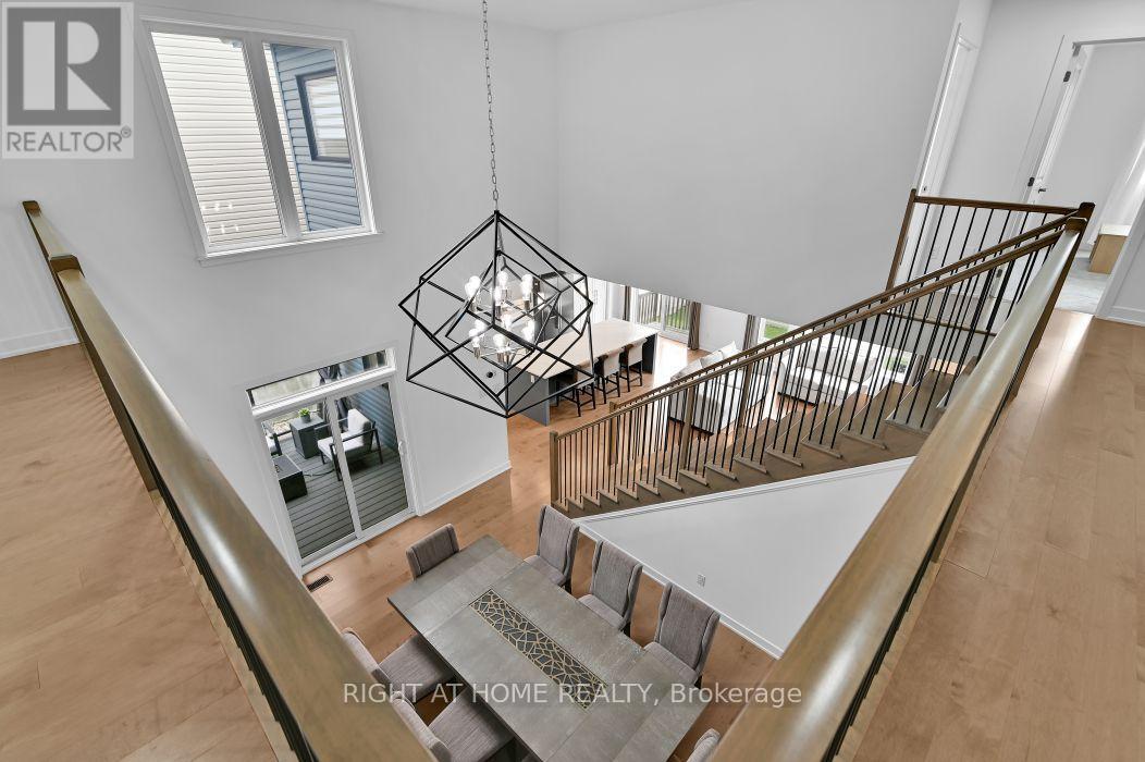 32 Edenbridge Court, Ottawa, ON - Indoor Photo Showing Other Room