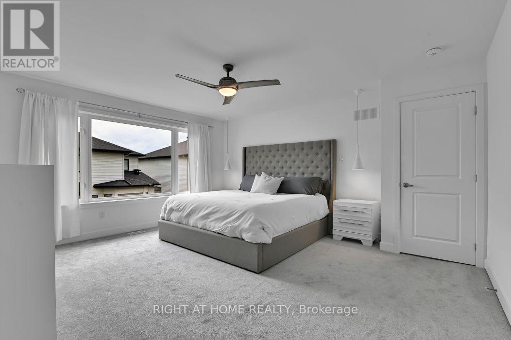 32 Edenbridge Court, Ottawa, ON - Indoor Photo Showing Bedroom