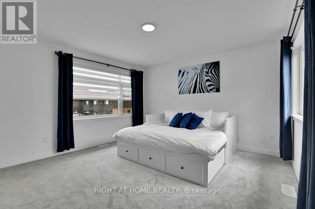 32 Edenbridge Court, Ottawa, ON - Indoor Photo Showing Bedroom