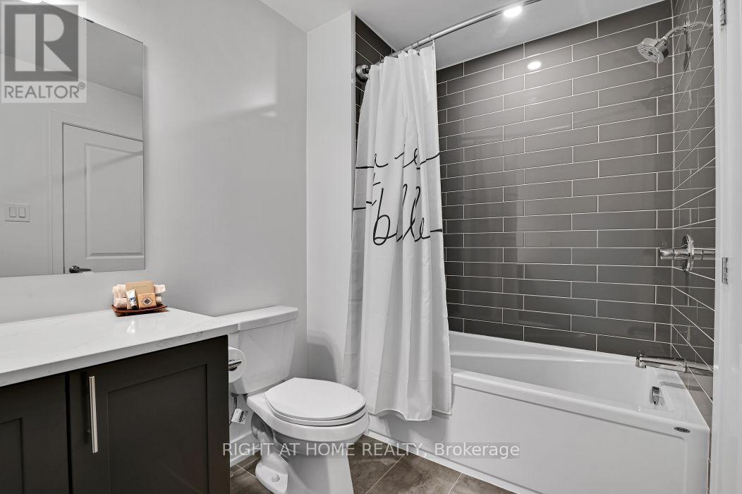 32 Edenbridge Court, Ottawa, ON - Indoor Photo Showing Bathroom
