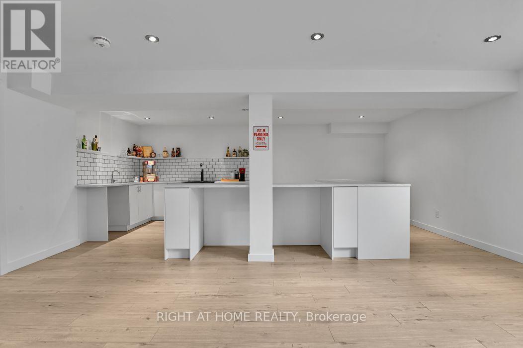 32 Edenbridge Court, Ottawa, ON - Indoor
