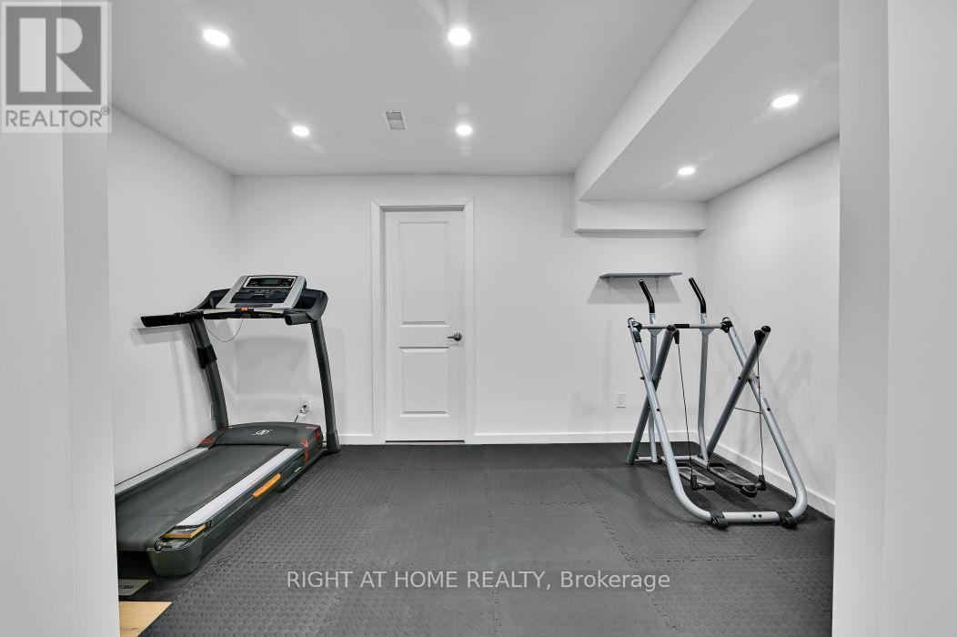 32 Edenbridge Court, Ottawa, ON - Indoor Photo Showing Gym Room