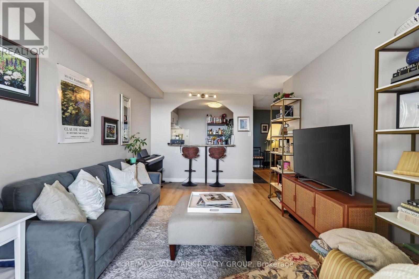 703 - 1380 Prince Of Wales Drive, Ottawa, ON - Indoor Photo Showing Living Room