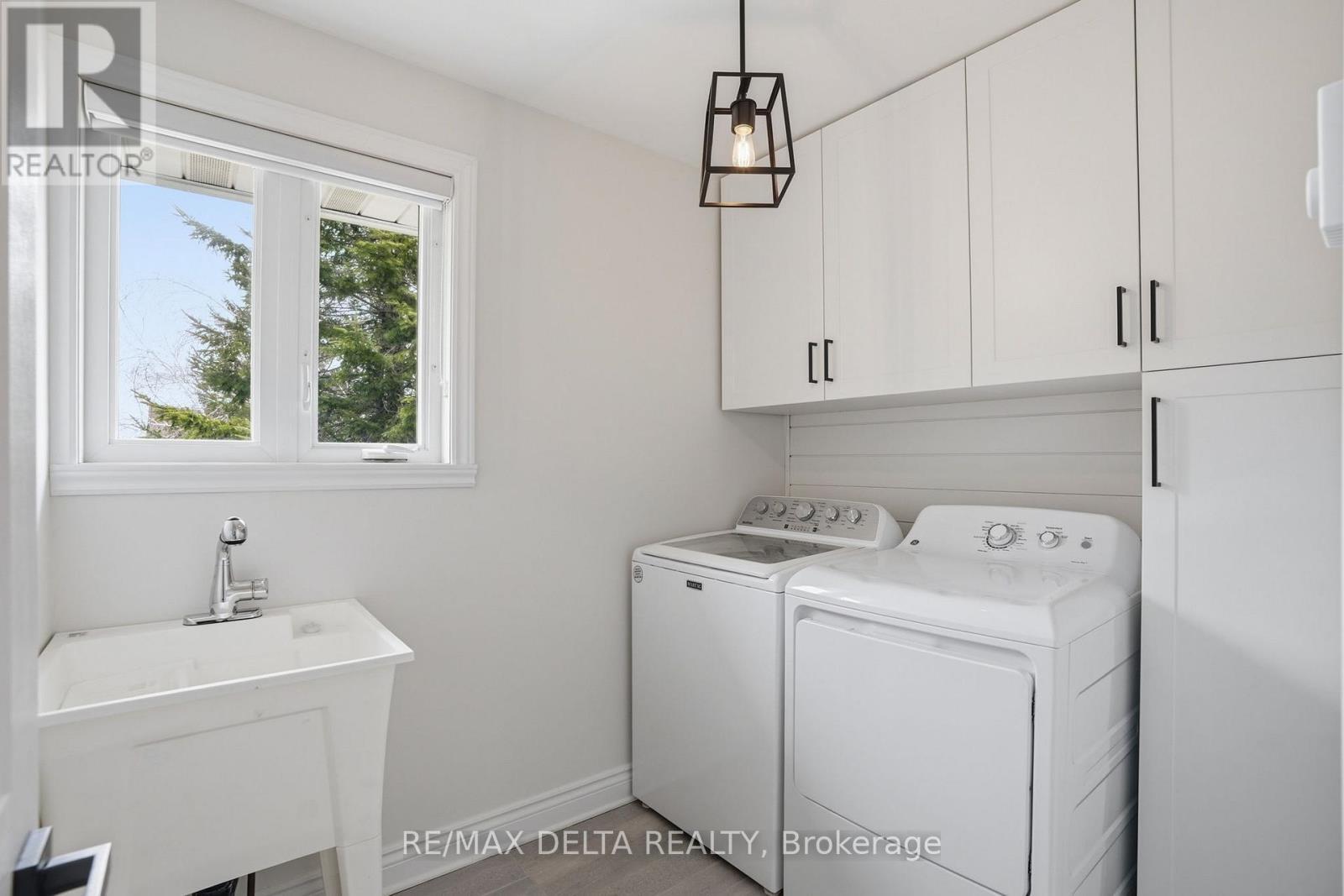 120 Caledonia Road, The Nation, ON - Indoor Photo Showing Laundry Room