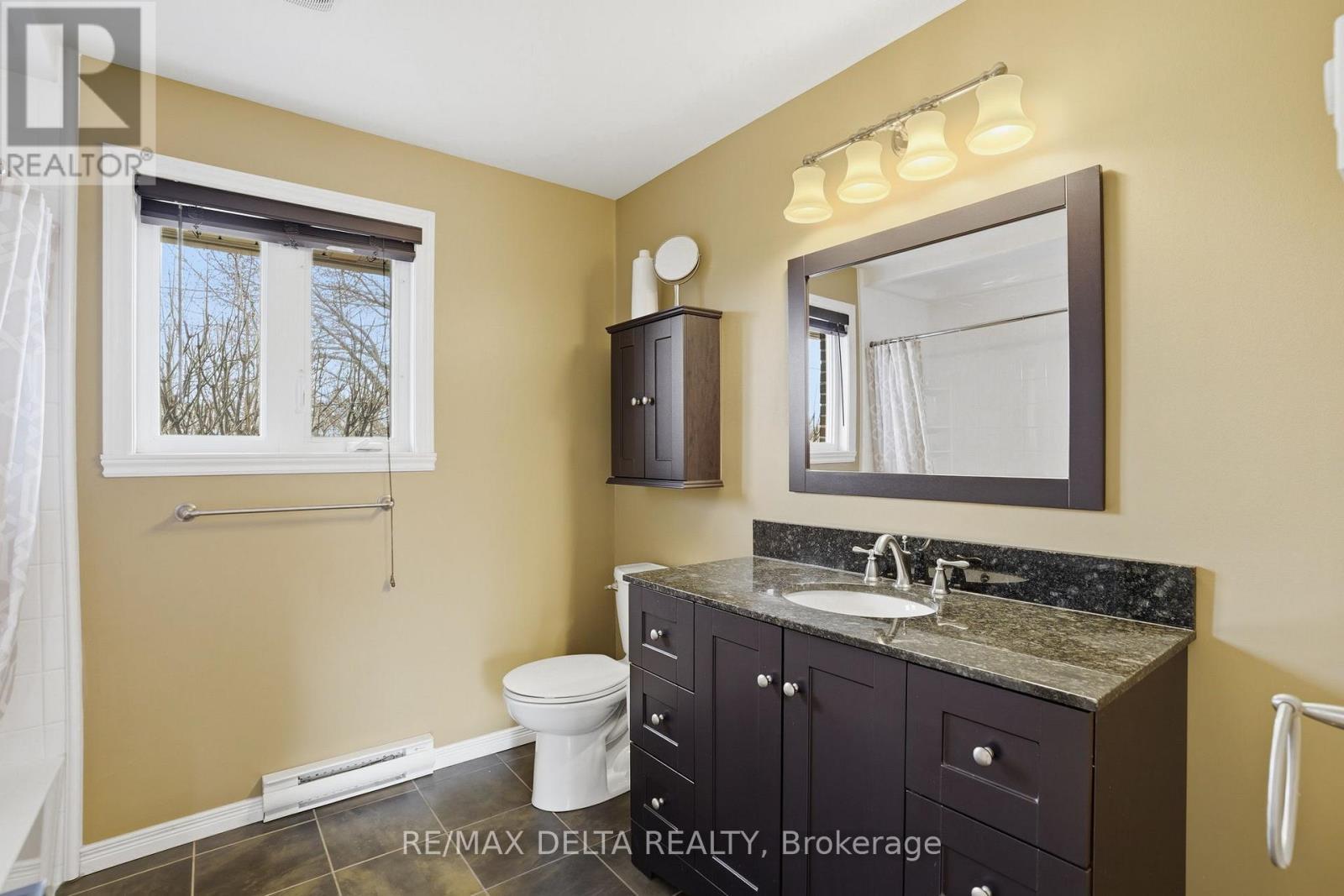 120 Caledonia Road, The Nation, ON - Indoor Photo Showing Bathroom