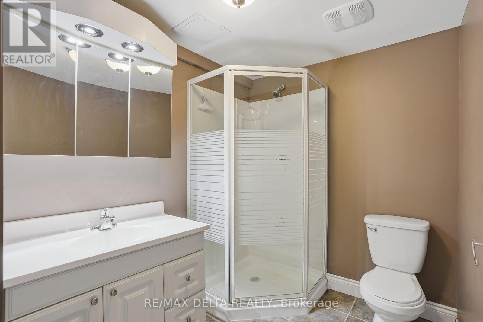 120 Caledonia Road, The Nation, ON - Indoor Photo Showing Bathroom