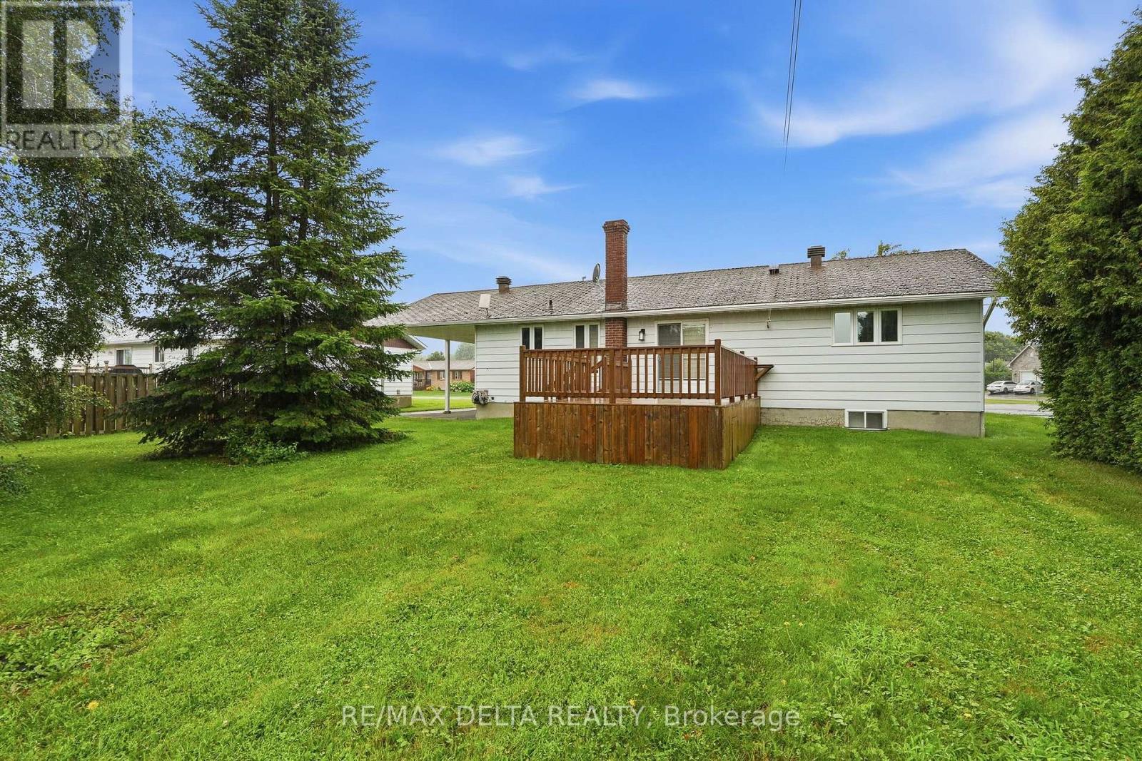 120 Caledonia Road, The Nation, ON - Outdoor With Deck Patio Veranda