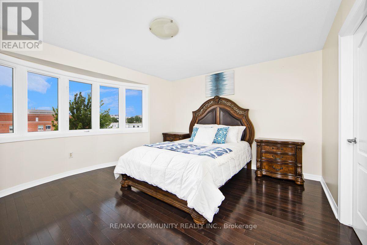 58 Clamerten Road, Whitchurch-Stouffville, ON - Indoor Photo Showing Bedroom